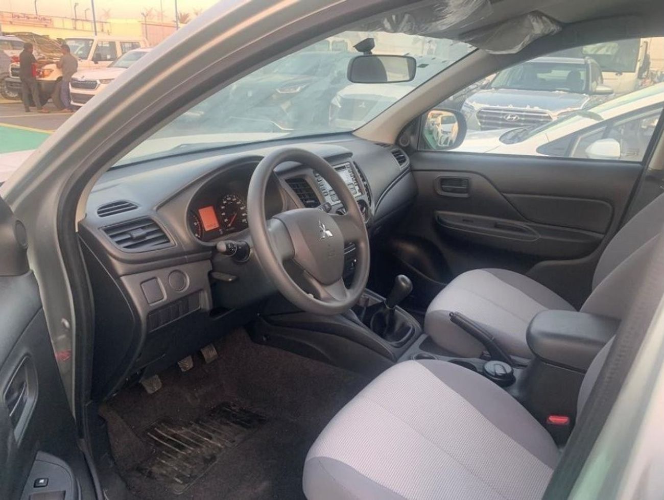 Mitsubishi L200 2025 Mitsubishi L200 4X2 Diesel Manual Zero KM