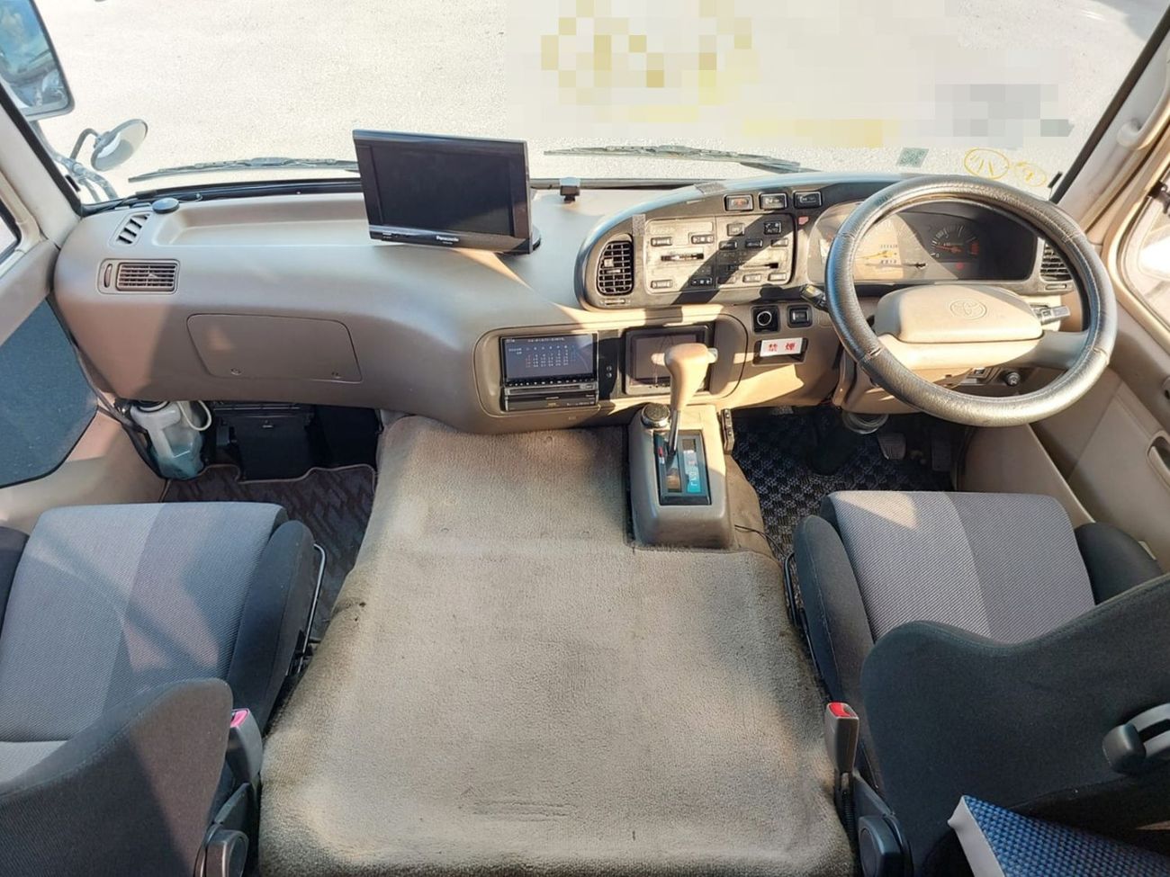 تويوتا كوستر TOYOTA COASTER BUS RHD 1997 MODEL 4.1 L DIESEL AUTOMATIC(PM04807)