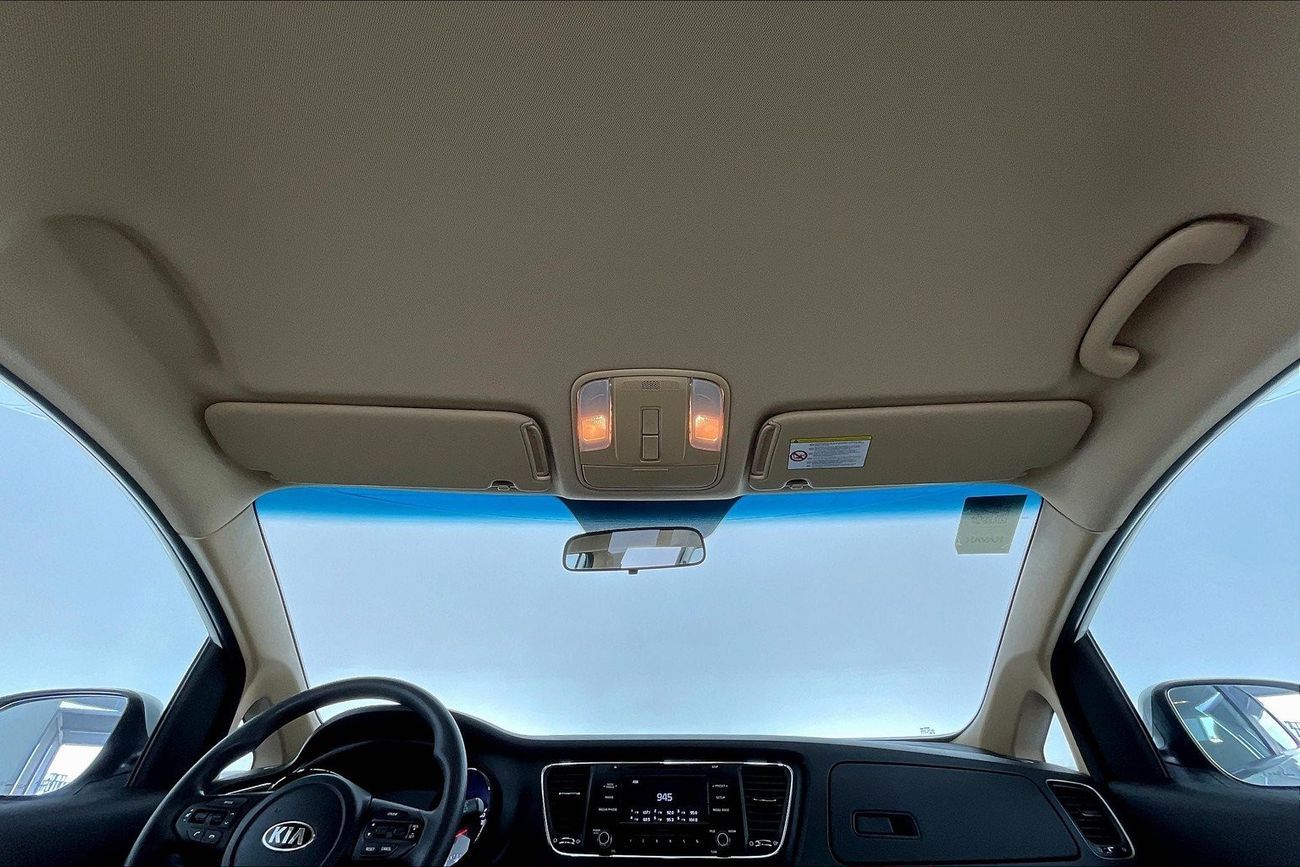 كيا كارنيفال LX