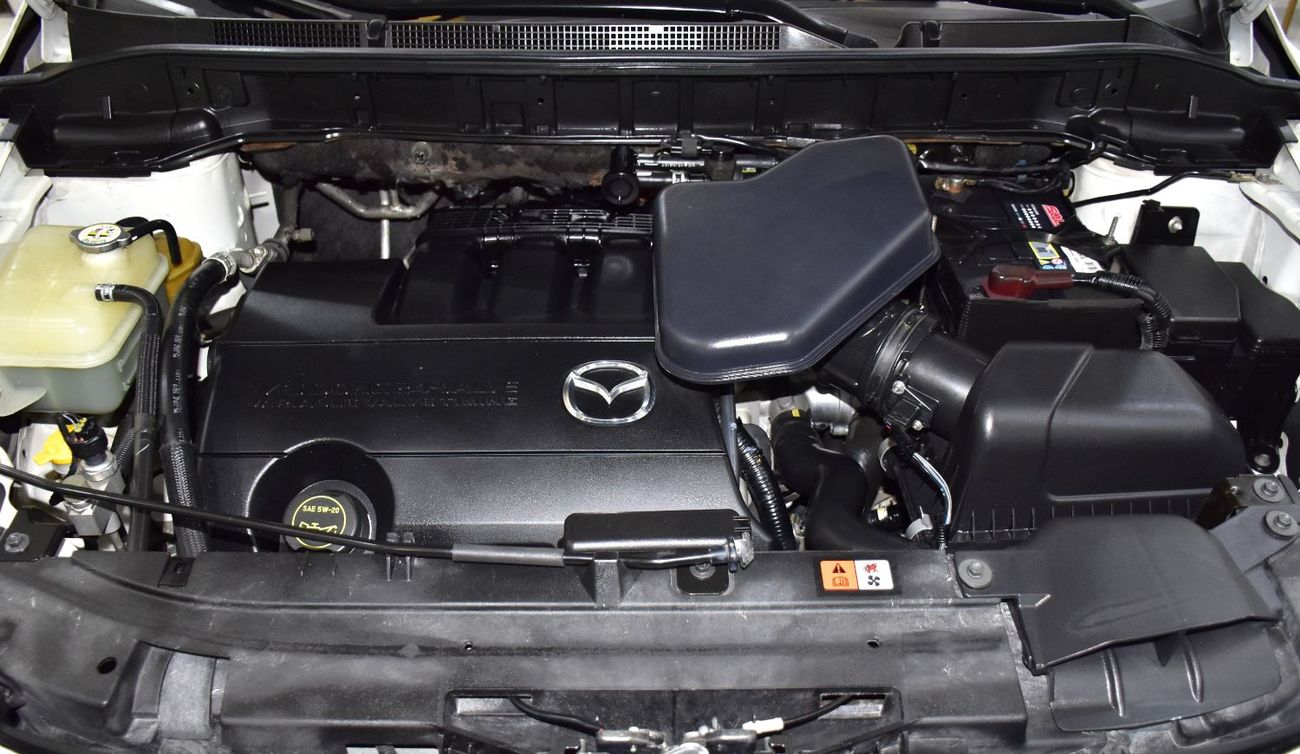 مازدا CX9 EXCELLENT DEAL for our Mazda CX-9 AWD ( 2016 Model ) in White Color GCC Specs