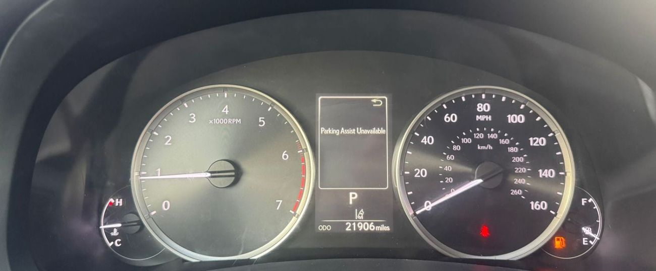 Lexus IS300 AWD (NON GCC)