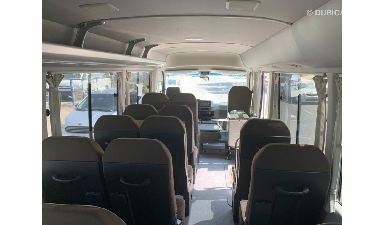 تويوتا كوستر 4.2L Diesel 22 seater Full Option Automatic door