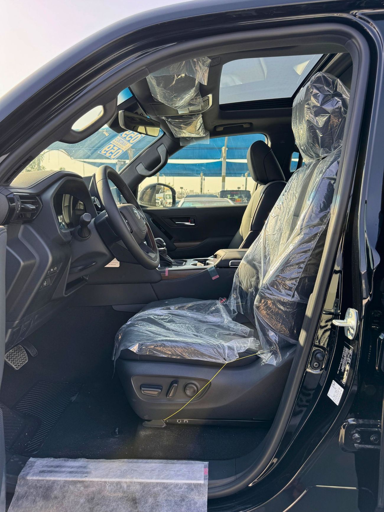 Toyota Land Cruiser GXR / 4.0L PETROL / PWR SEATS & VENTILATION / SPEEDOMETR / SUNROOF / HIGH OPTION / CODE# GXR41H