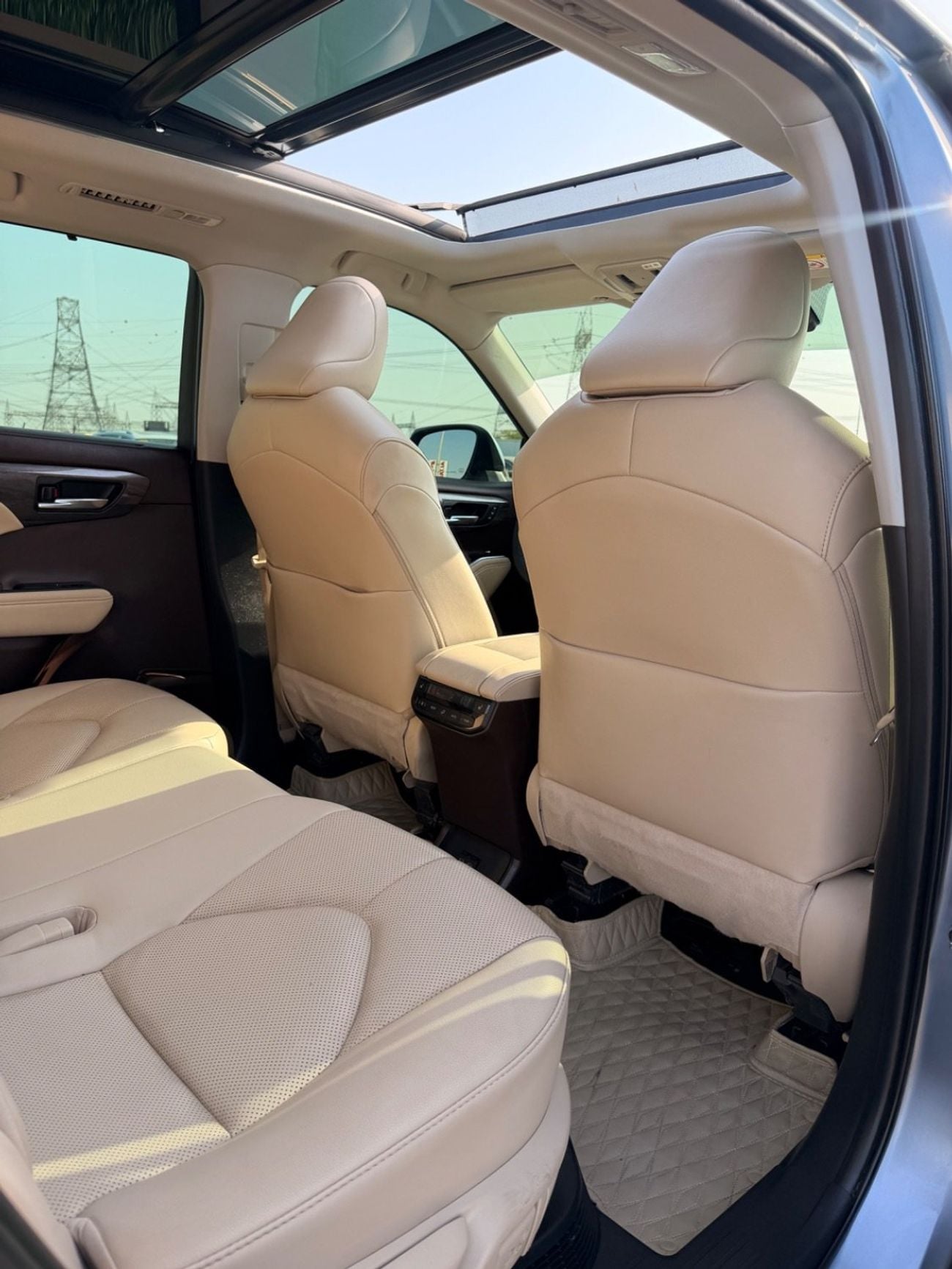 تويوتا هايلاندر Hybrid Platinum 2.5L | 360 camera, panoramic , head up display