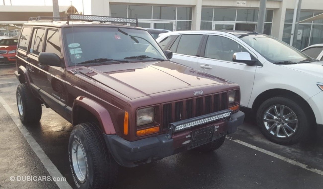 Jeep Cherokee model 2000