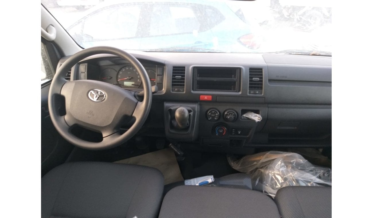 Toyota Hiace Standard Roof