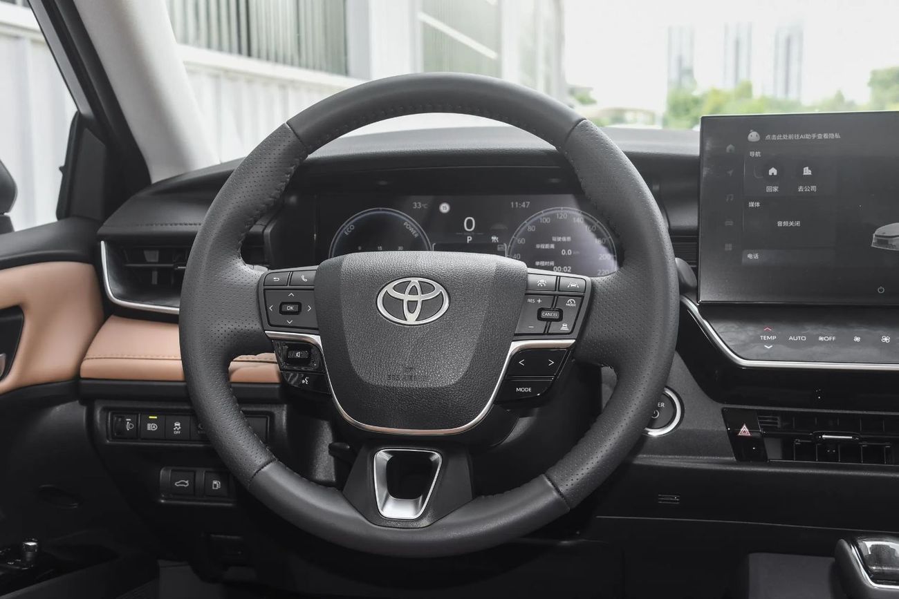 تويوتا كامري China's top-tier dual-engine 2.5HG Premium Edition