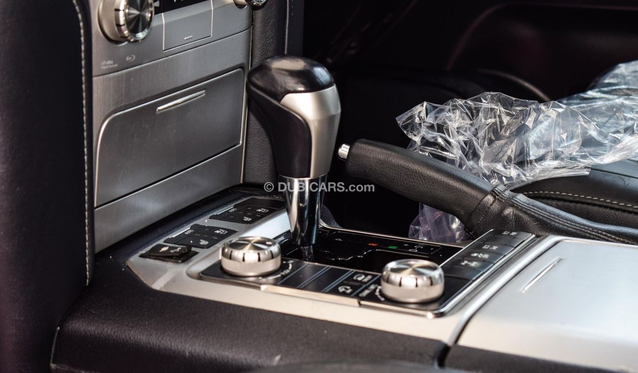 Toyota Land Cruiser SAHARA V8