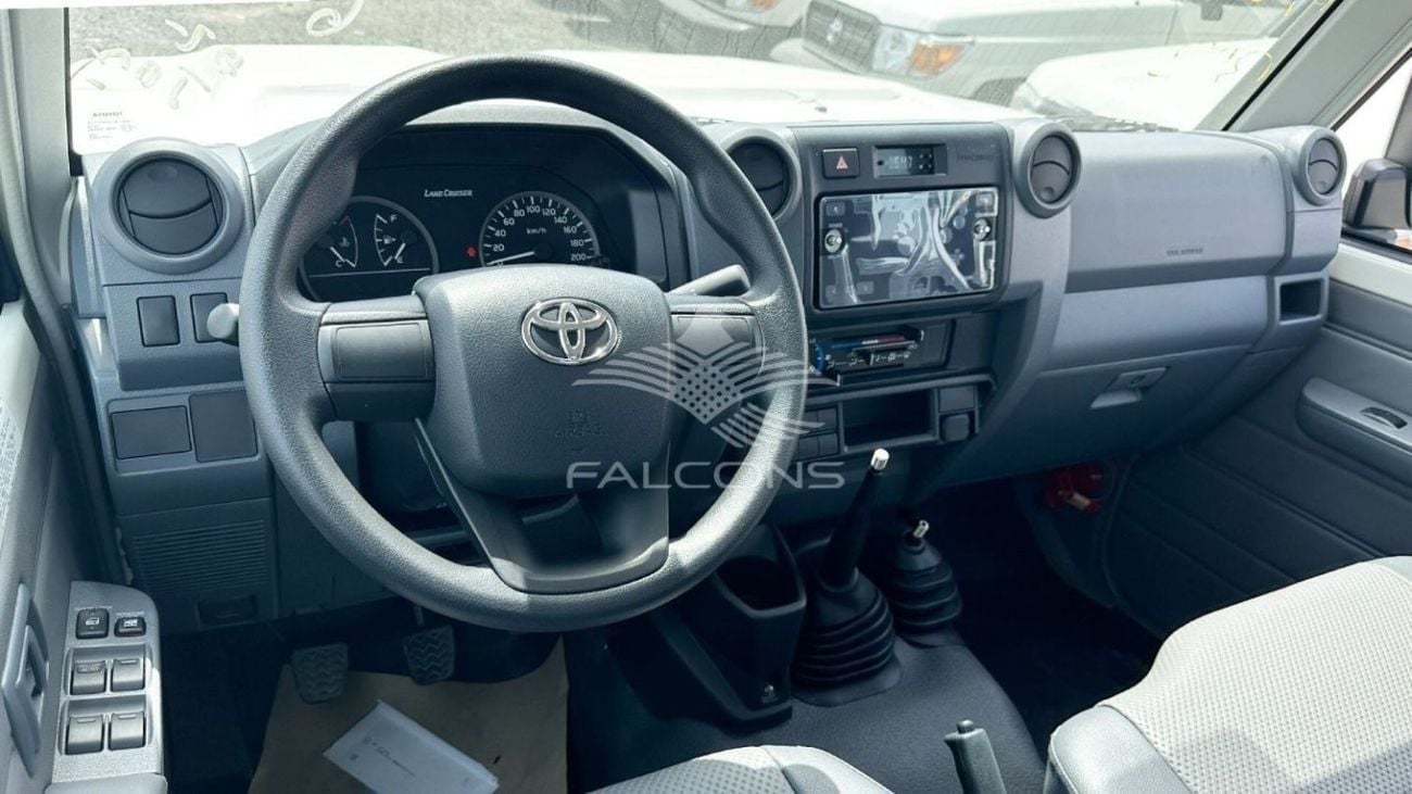 Toyota Land Cruiser Pick Up TOYOTA LAND CRUISER 79 4.0L 4X4 P DC MT