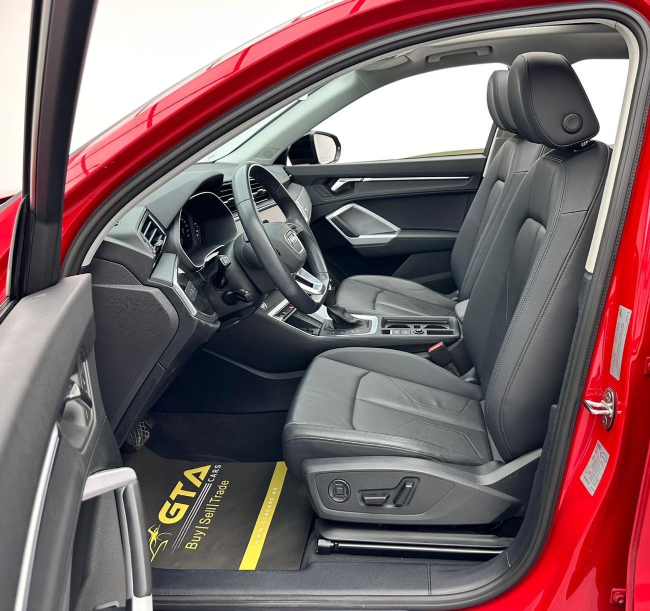 أودي Q3 2024 Audi Q3 35TFSI, Sep 2028 Audi Warranty + Service Contract, Audi Full Service History, GCC