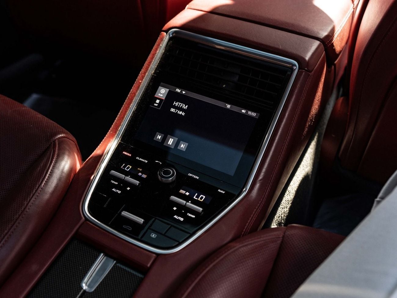 بورش باناميرا 4 E-HYBRID Porsche Panamera 4 E-Hybrid 2018