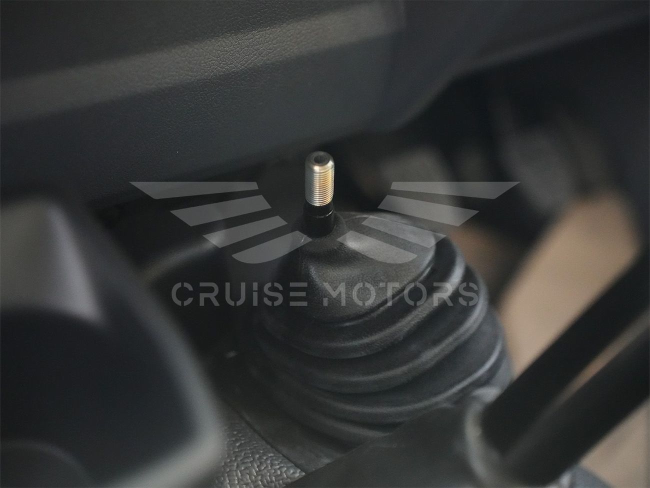 Toyota Land Cruiser 70 LC 78 - Manual - 4.2L - Diesel - HardTop - Station wagon - 4x4 - 13 Seats - 3 Door