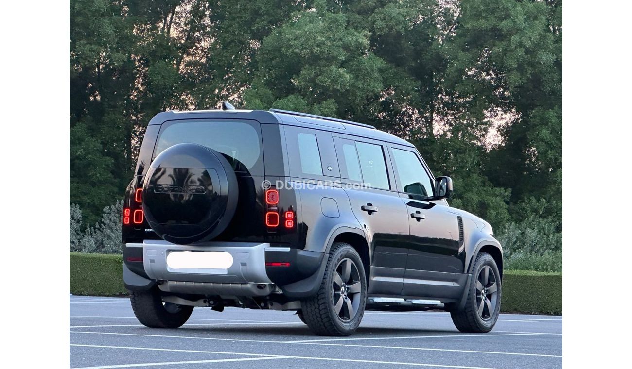 لاند روفر ديفندر DEFENDER P300 110 SE 2024 // GCC (AL TAYER) // CONTRACT SERVICE 65KM // 5 WARRANTY