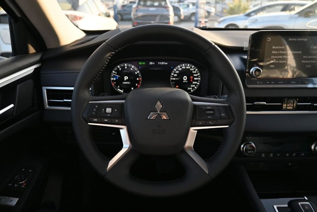 Mitsubishi Outlander Mitsubishi Outlander 2.5L Petrol, 4WD, SUV, GCC Spec, Color White, Model 2024