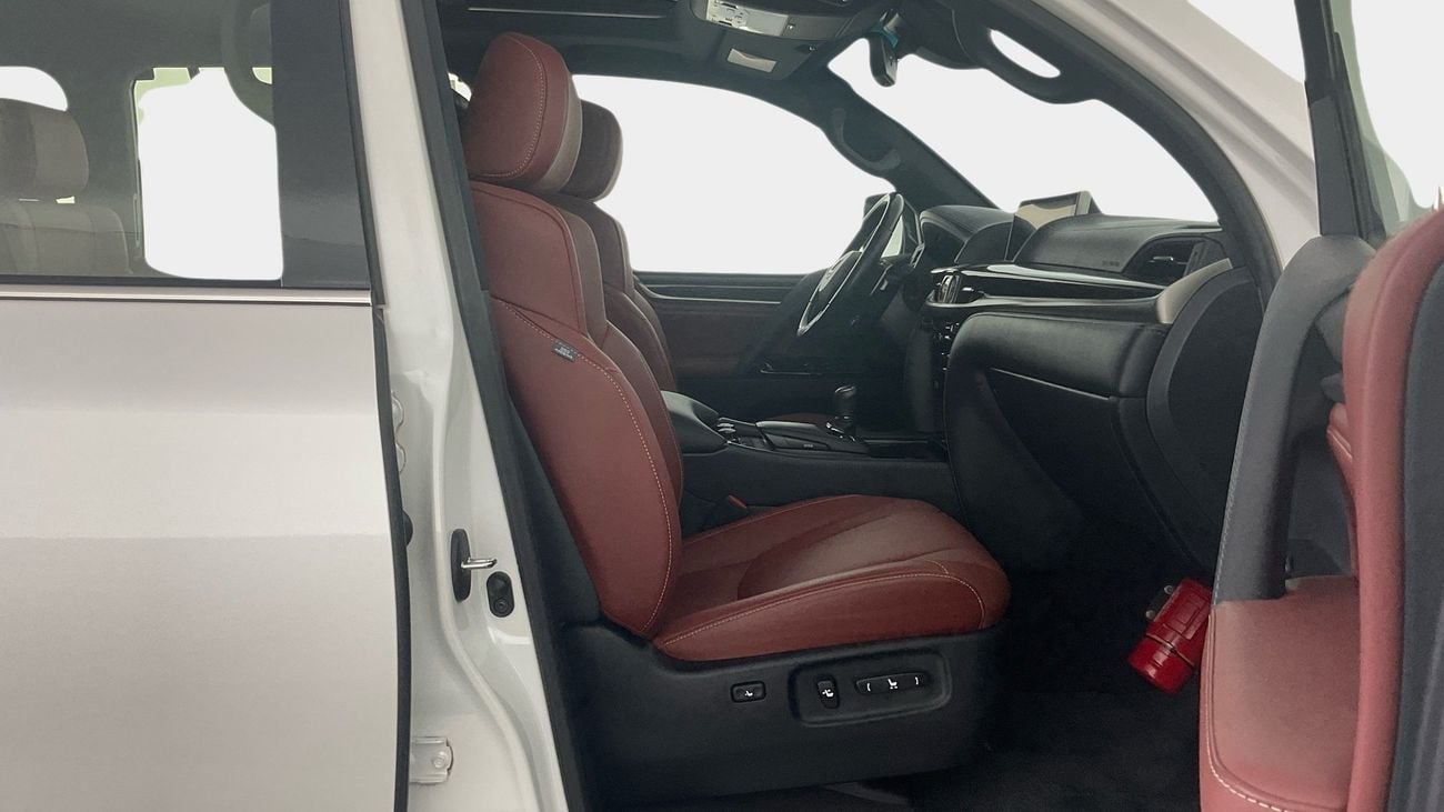 Lexus LX 570 Platinum 5.7L Platinum | Guaranteed Warranty | 0 Down Payment