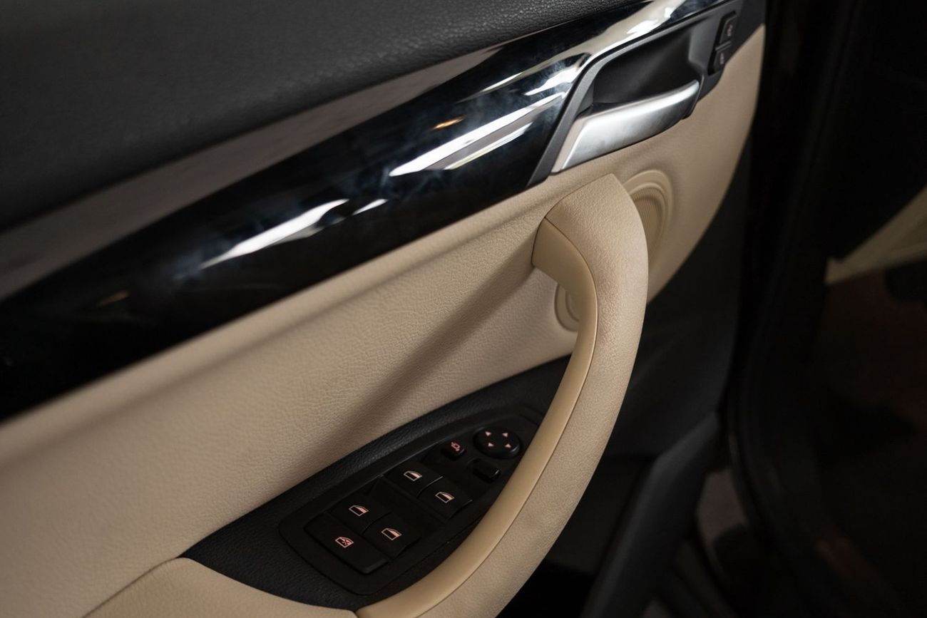 بي أم دبليو X1 sDrive 20i اكسكلوسيف