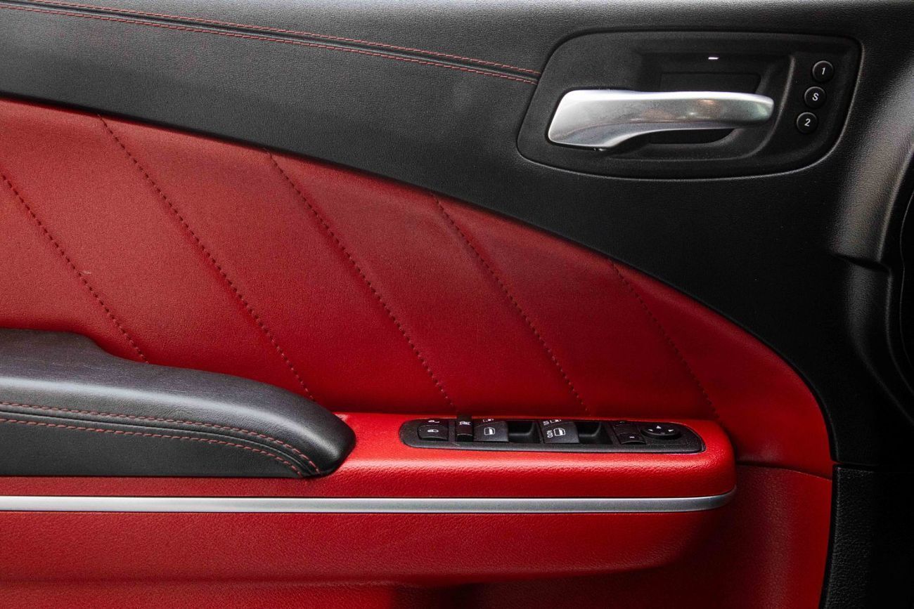 Dodge Charger RT | 2,428 P.M  | 0% Downpayment | Service History!