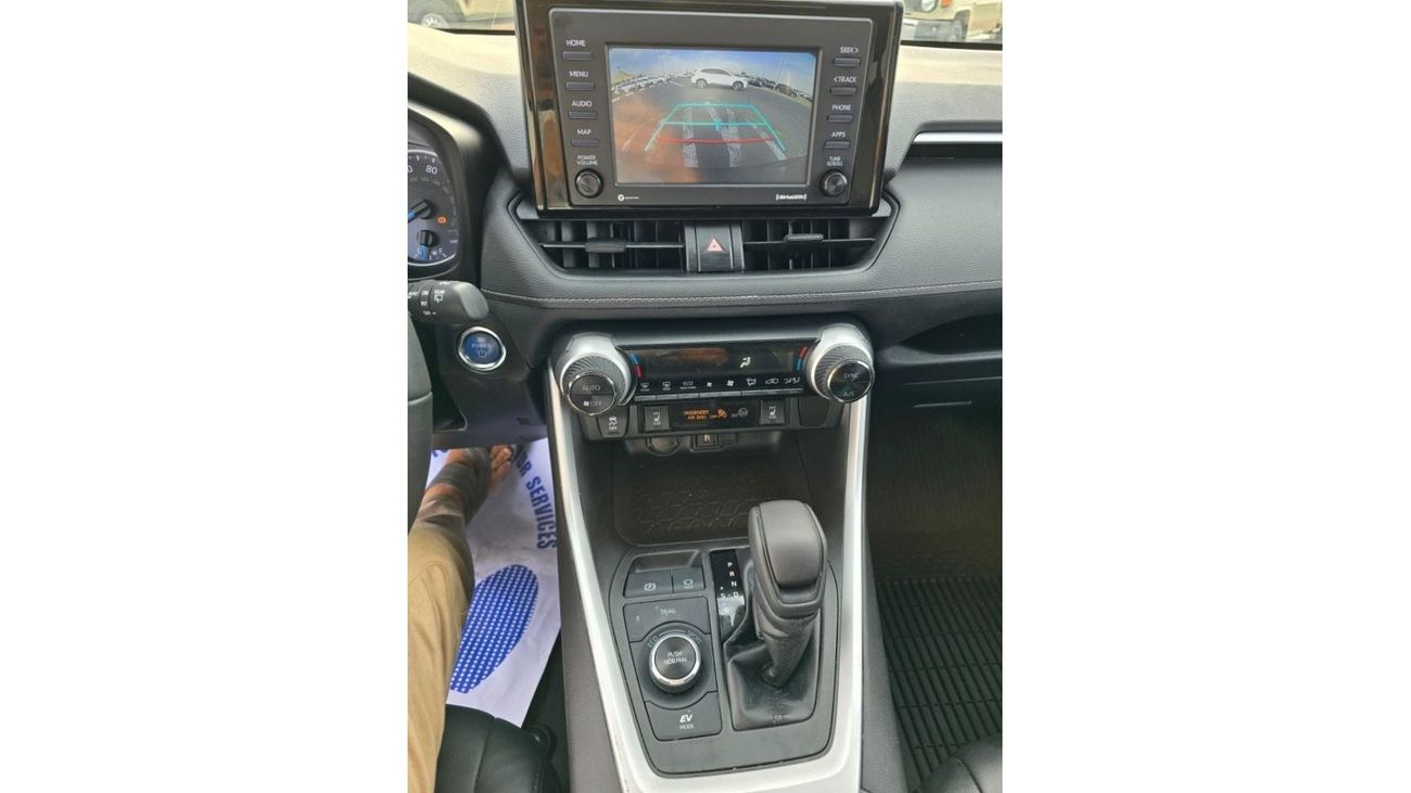 Toyota RAV4 *Offer* 2020 Toyota RAV4 XLE 4x4 AWD Hybrid Full option - UAE PASS 5% VAT Applicable for UAE Registr