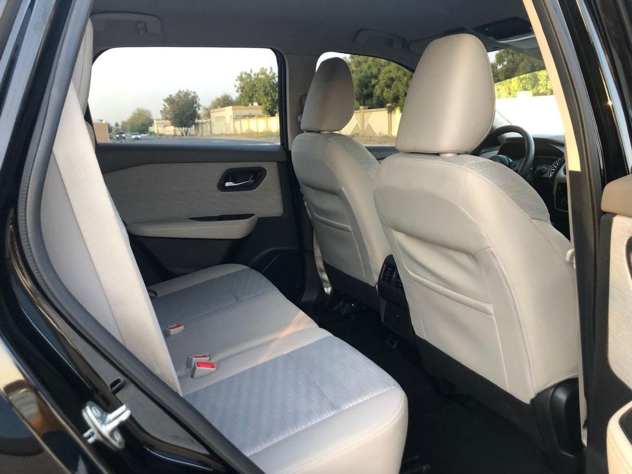 نيسان إكس تريل NISSAN XTRAIL 2.5L  7 SEATER 2023 GCC Spices