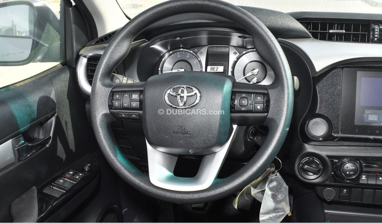 تويوتا هيلوكس SR5 - Diesel 2.4L DC 4X4