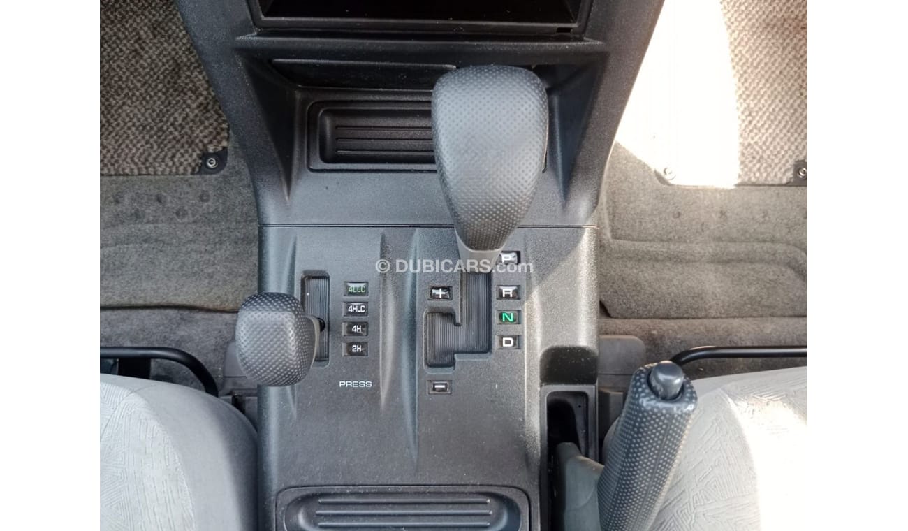 Mitsubishi Pajero MITSUBISHI PAJERO RIGHT HAND DRIVE(PM03999)