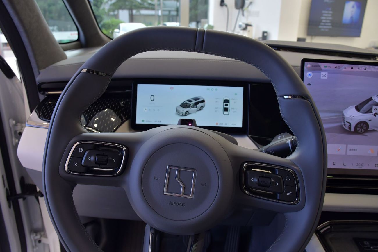 زيكر 009 Glorious Collector's Edition 4WD 108kWh