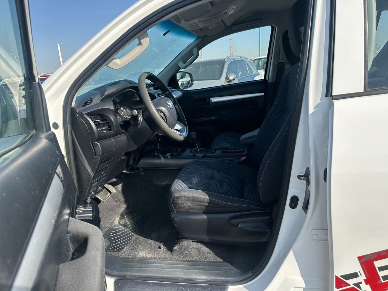 Toyota Hilux GL 2.4L Double Cab Utility