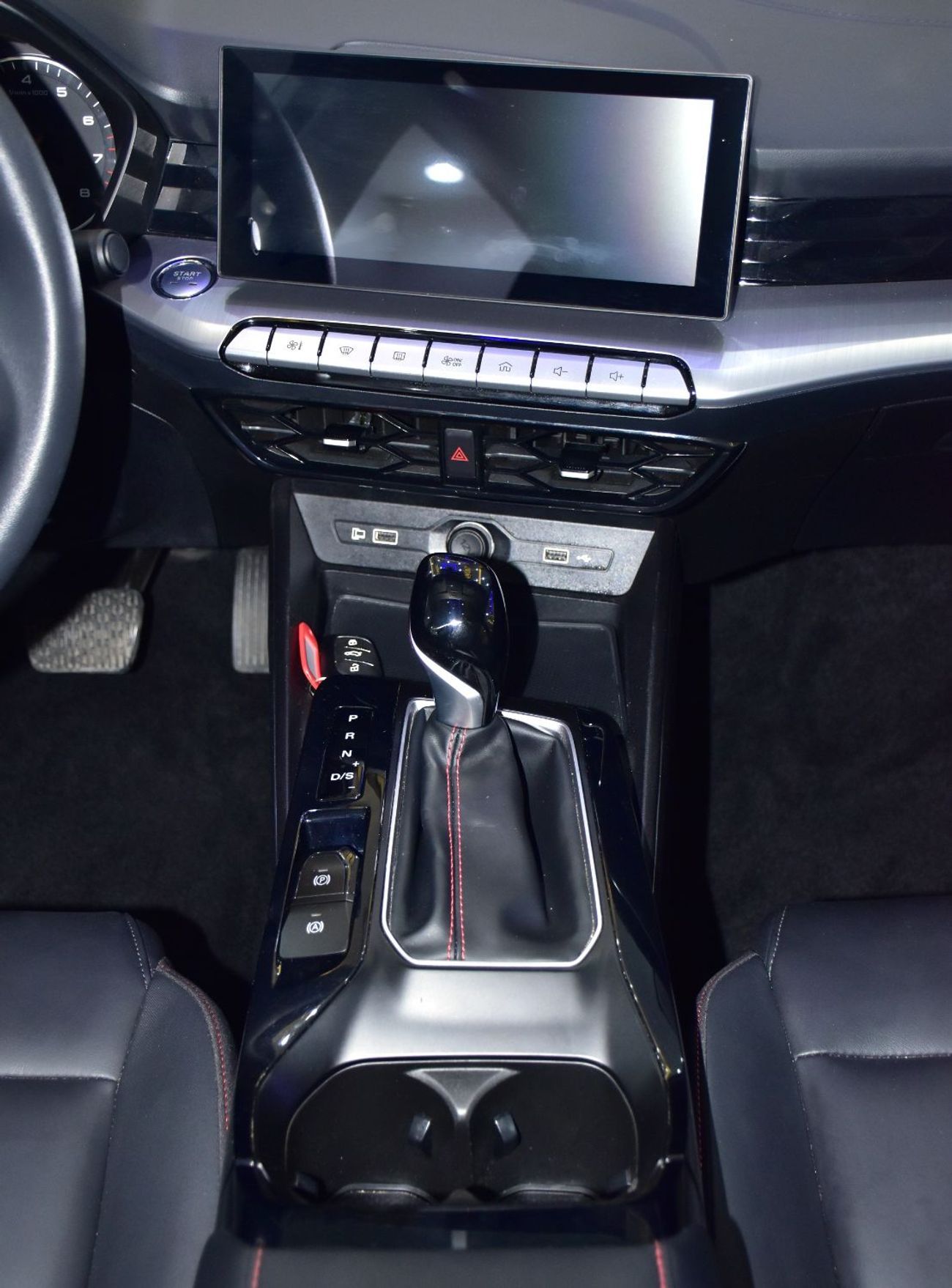 MG GT EXCELLENT DEAL for our MG GT ( 2024 Model ) in White Color Chinese Specs