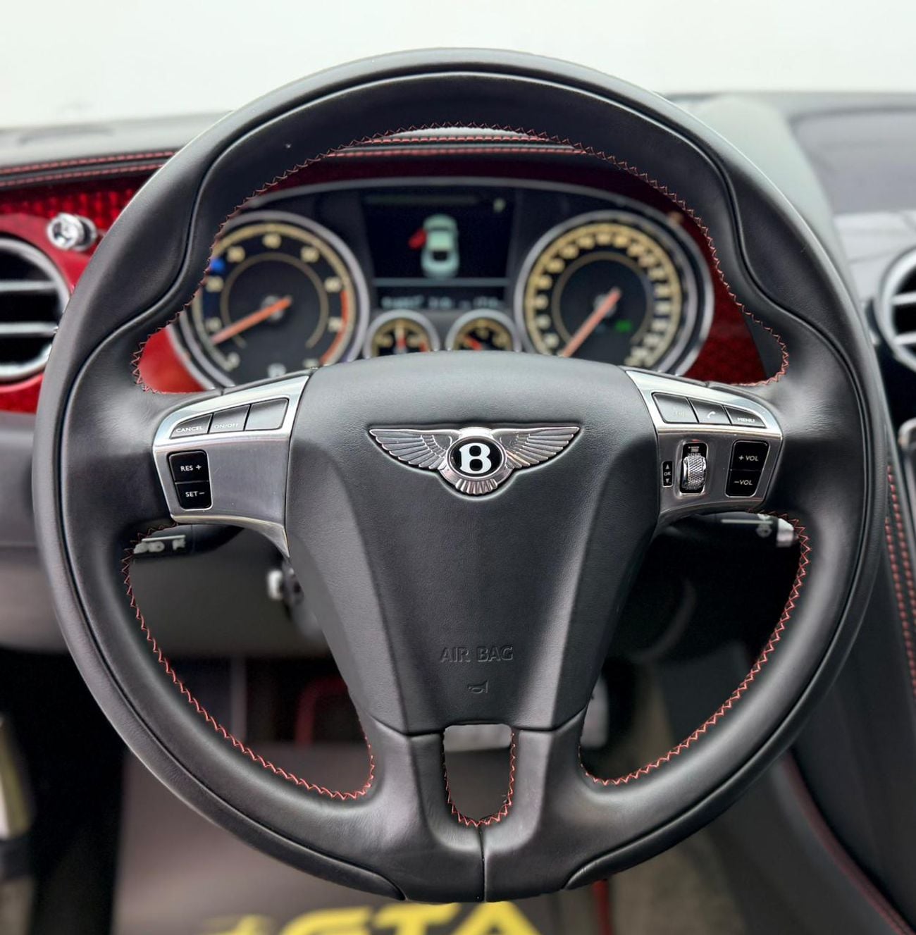 Bentley Continental GT 2016 Bentley Continental GT V8s Mulliner, 2027 Service Pack, Fully Loaded, Excellent Condition, GCC