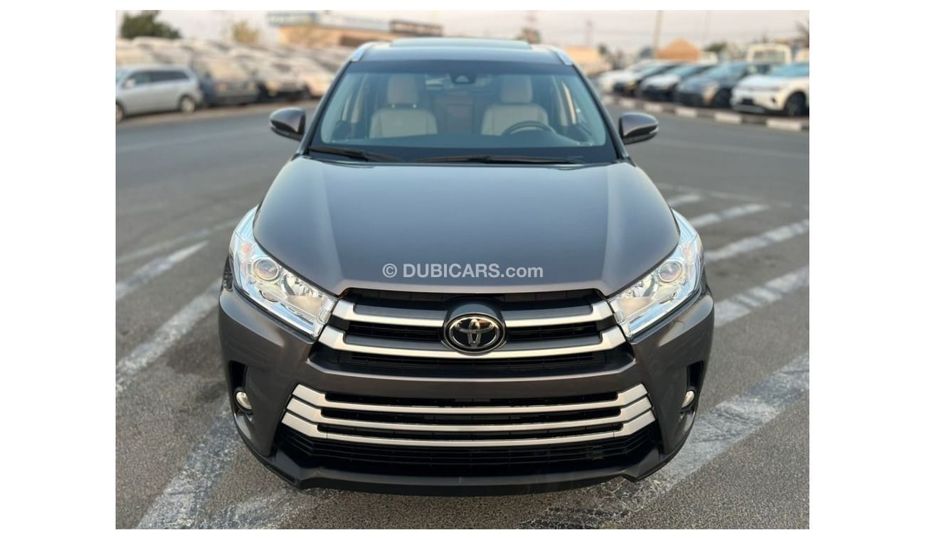 Toyota Highlander *Offer*2019 Toyota Highlander XLE 3.5L V6 Full Option - UAE PASS