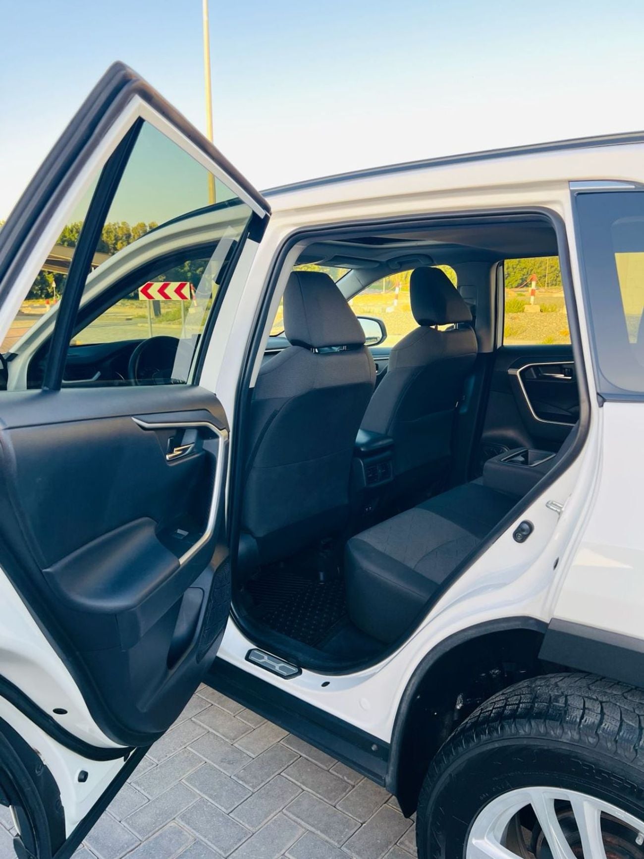 Toyota RAV4 XLE  2.5