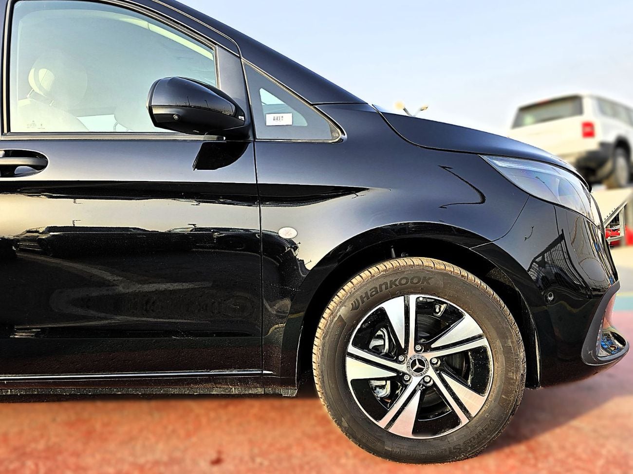 مرسيدس بنز فيتو Mercedes-Benz Vition o Bussines Edit 2.0l 9 Seats black color 2025 model