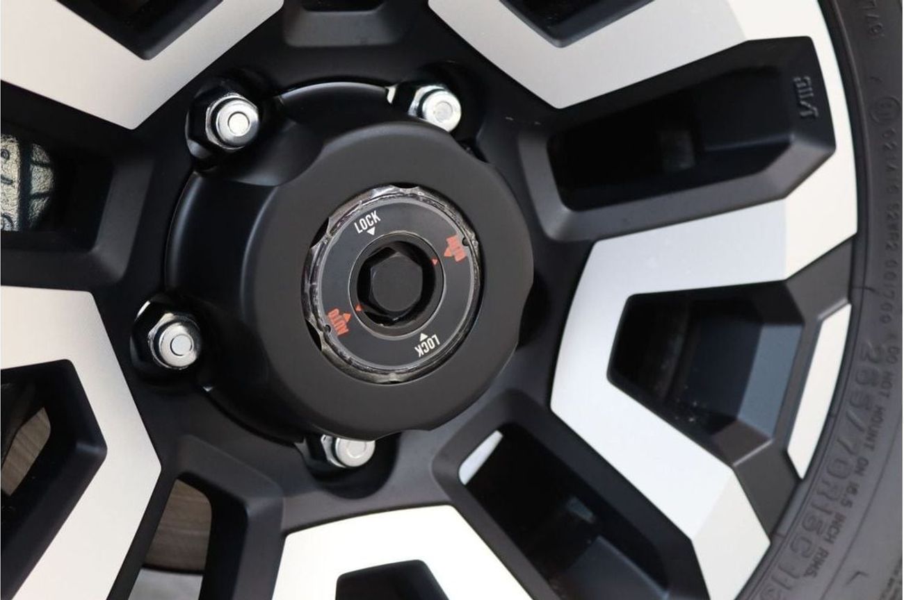 Toyota Land Cruiser GRJ76 4.0 V6 AUTOMATIC FULLY LOADED