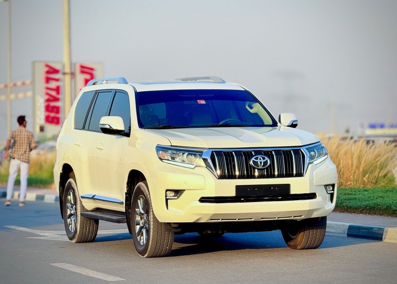 Toyota Prado VXR 2018 Model LHD Full Option GCC Specification Sunroof, Coolbox, Leather Seats, Electric Seats Top