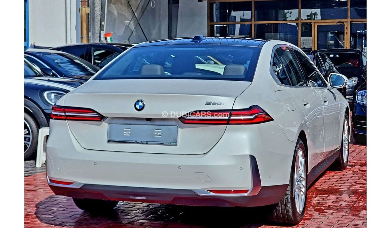 بي أم دبليو 520i i Warranty & Service 2024 GCC