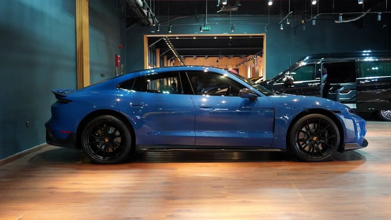 Porsche Taycan GTS | Very Low Mileage 3k | Electric