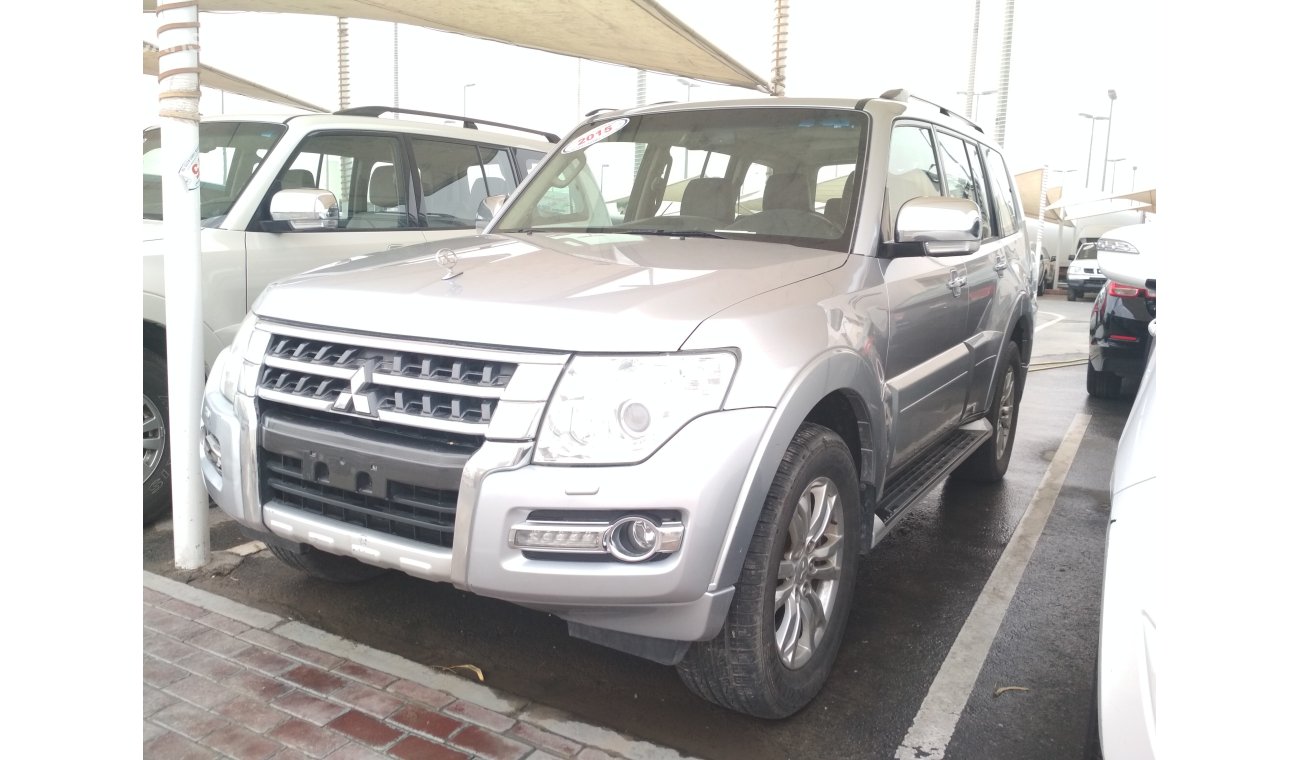 Mitsubishi Pajero 2015 SILVER NUMBER 1 GCC NO ACCIDENT NO ACCIDENT PERFECT