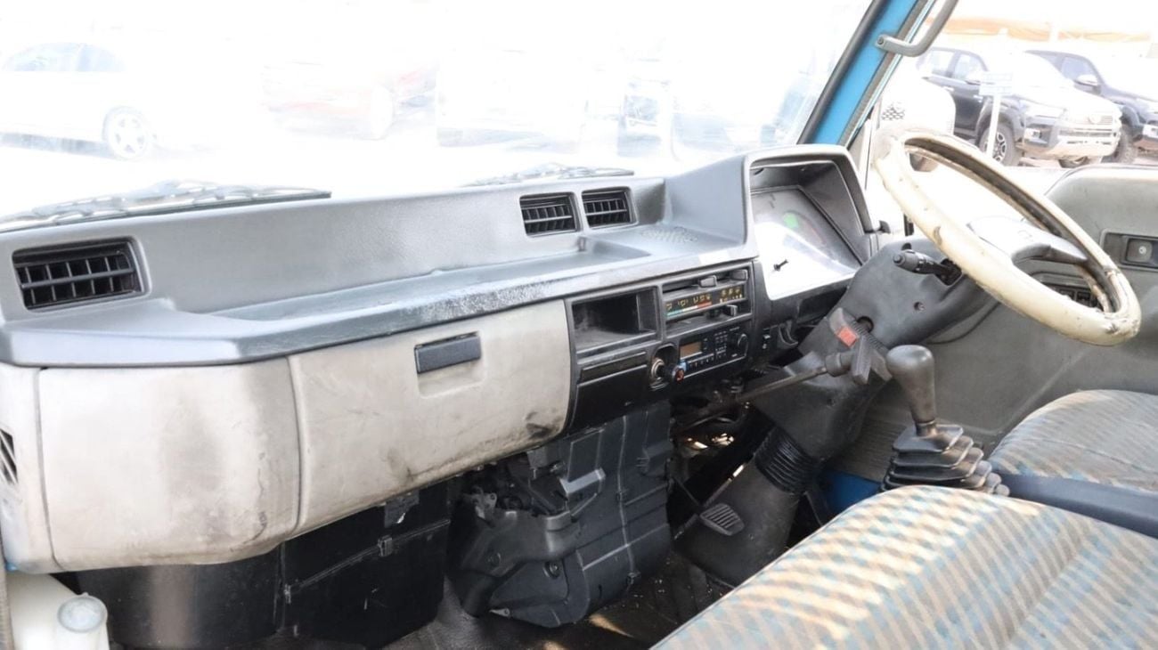 Mitsubishi Canter Van 