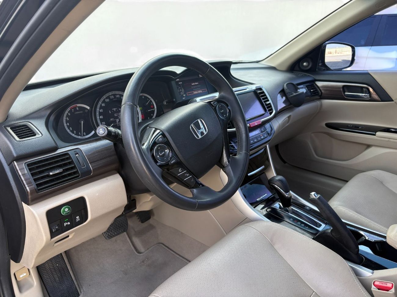 Honda Accord 2.4L I4 A/T | 2017 | GCC SPECS | All Original Paint | AED 990 per month