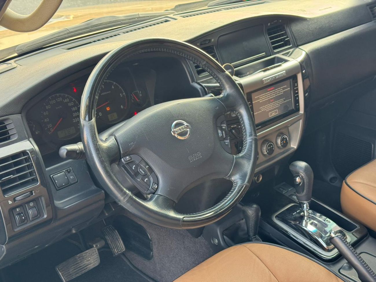 نيسان باترول سوبر سفاري سوبر سفاري / محرك VTC 4.8 لتر V6 / كامل المواصفات / فتحة سقف / قفل تفاضلي / مقاعد جلدية / بحالة ممتا