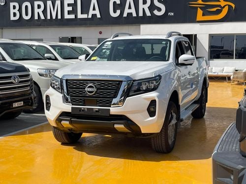 نيسان نافارا Std 2.5L 4WD M/T Nissan Navara Double Cab  2.5L Petrol 4WD 5 Seater MT White