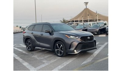 Toyota Highlander *Offer*2022 Toyota Highlander XSE 3.5L V6 - - UAE PASS