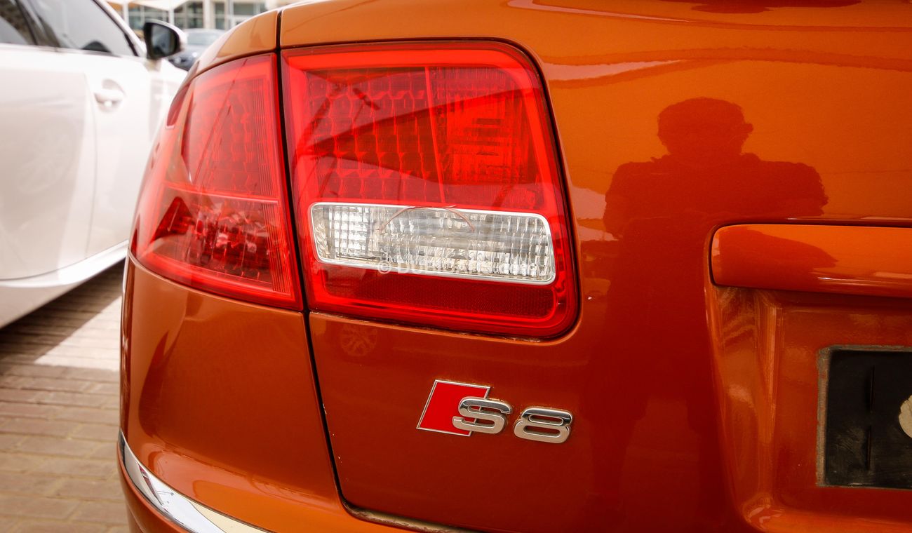 Audi S8 Quattro 5.2