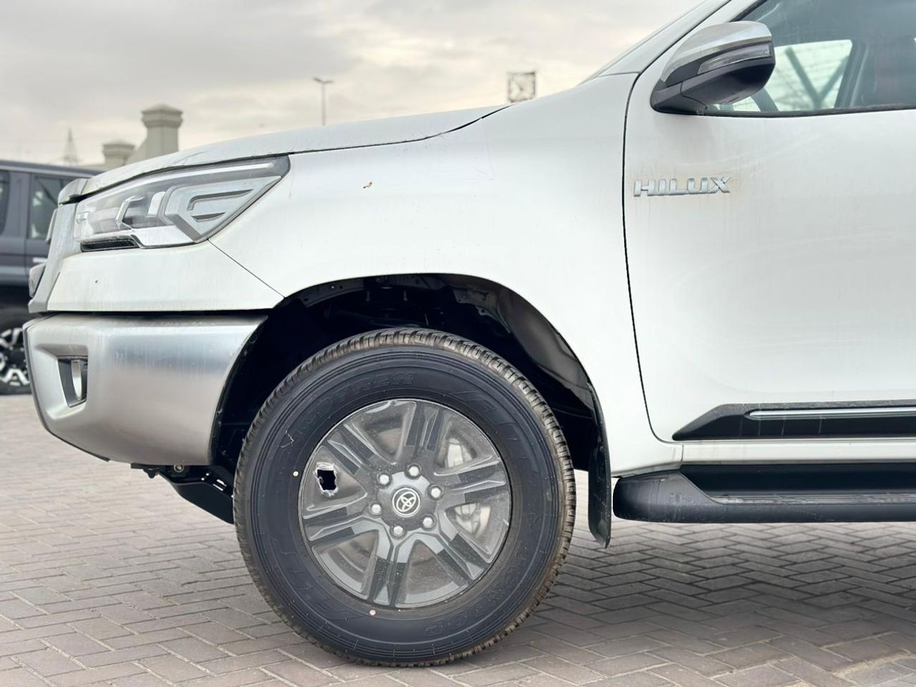 Toyota Hilux SR 2.7L