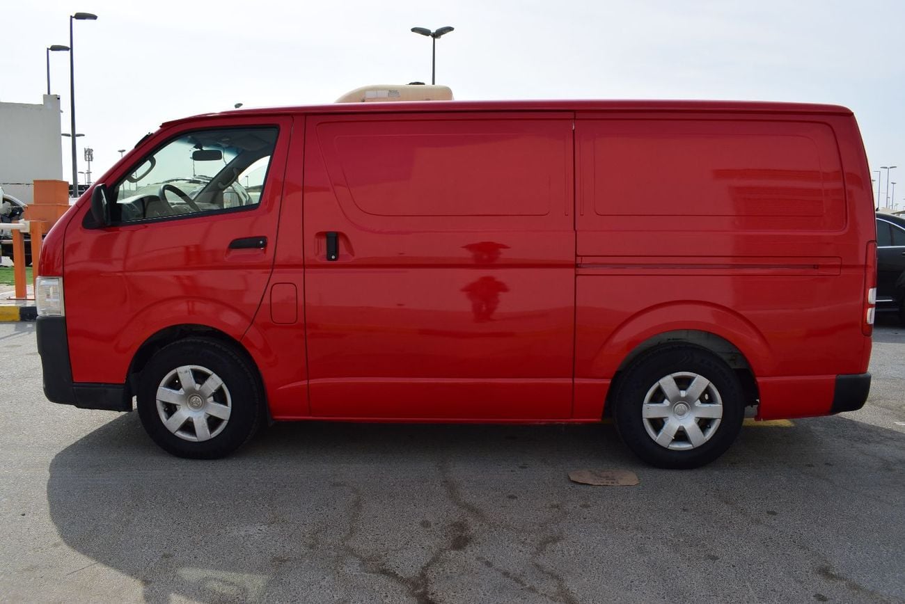Toyota Hiace GL Toyota Hiace Chiiler Van, Model:2020