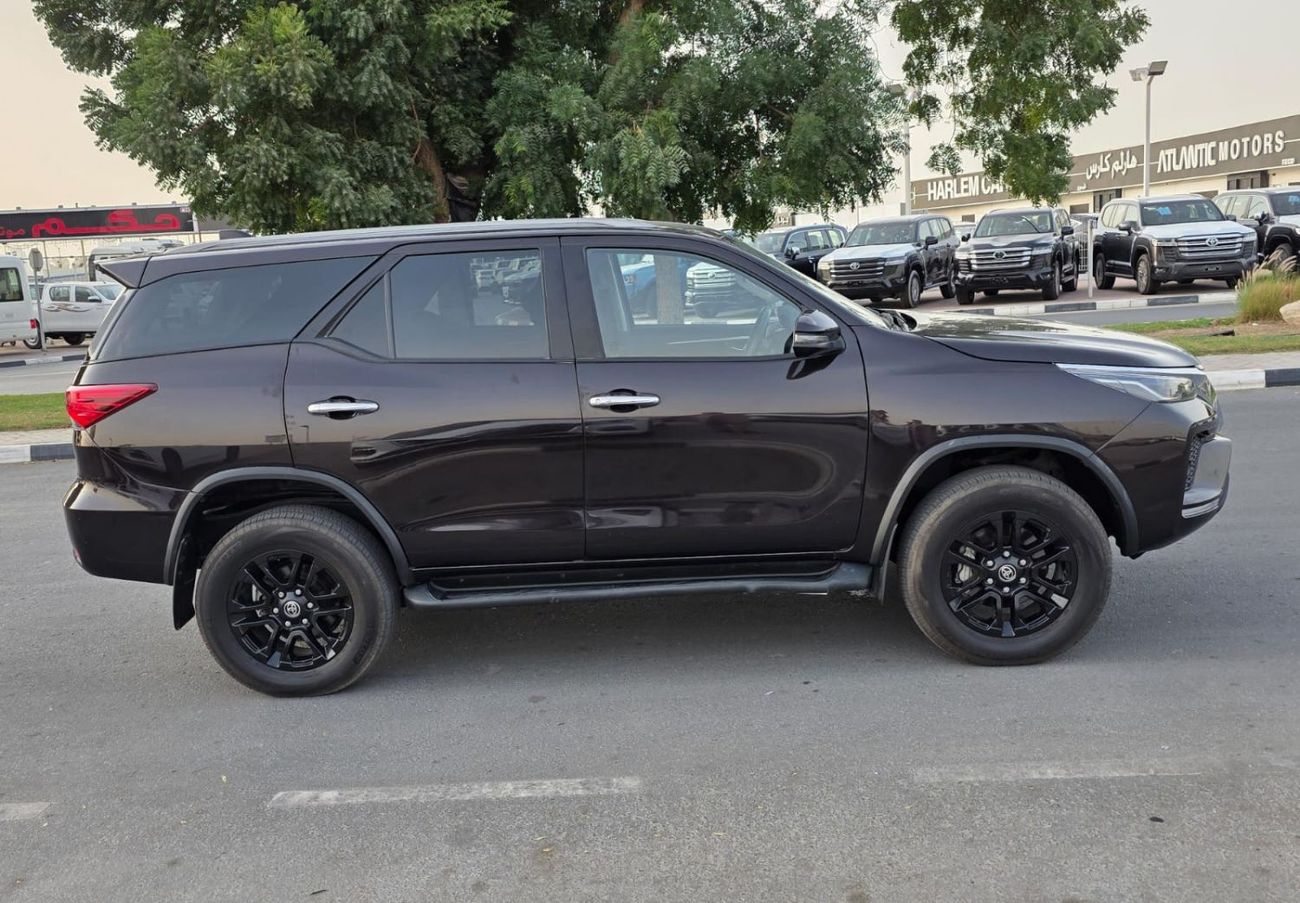 تويوتا فورتونر diesel 2.8 liter ,Right hand drive 2024 Model ,only for export available