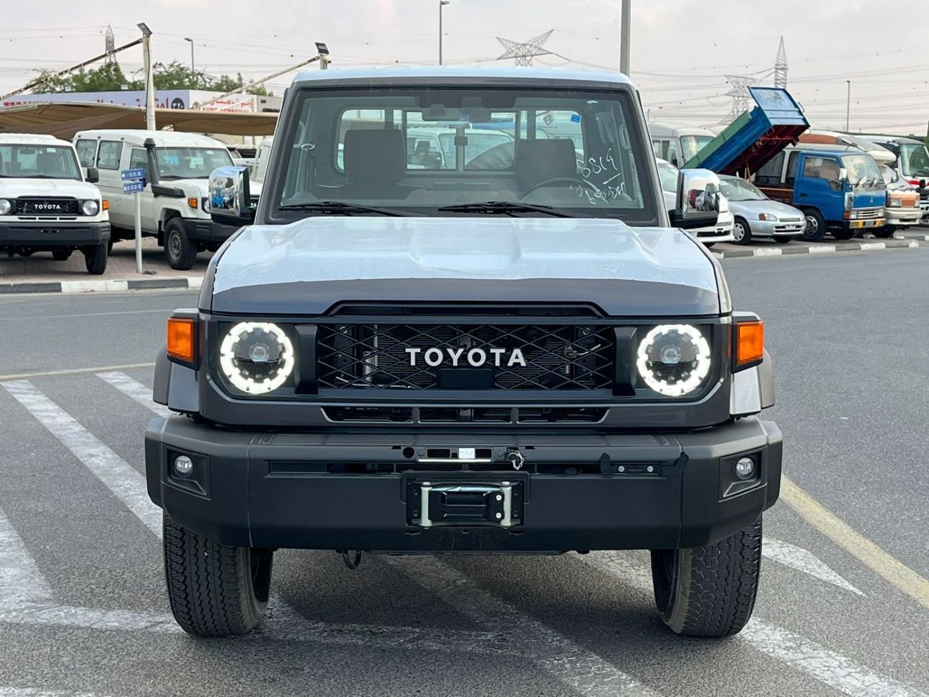 Toyota Land Cruiser Pick Up Toyota Landcruiser 79 II Singel Cabin Automatic II ToP Tier II 2025 II GCC II Grey Color II FULL LOA