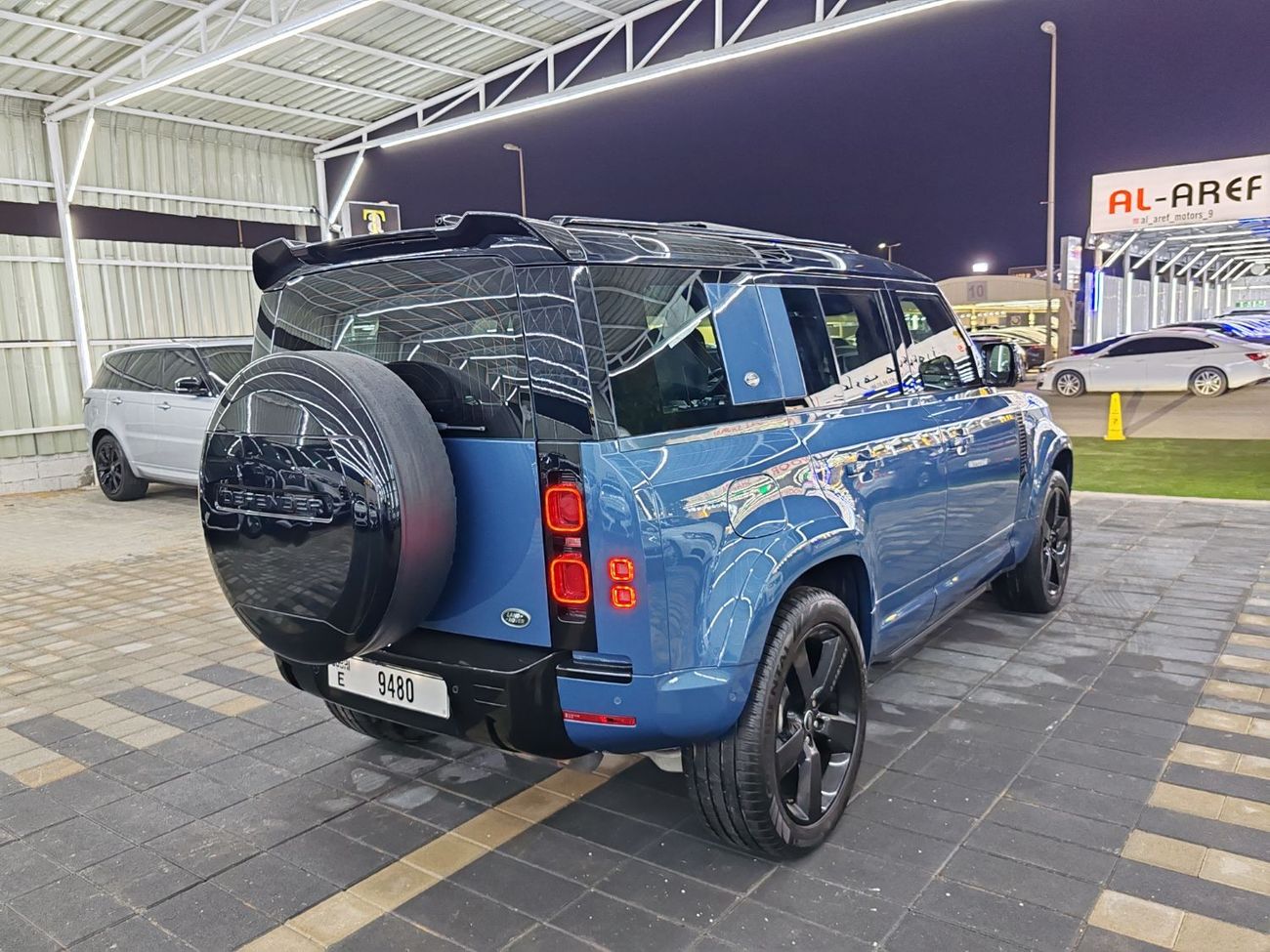 لاند روفر ديفندر P400 110 X-Dynamic HSE Warranty one year