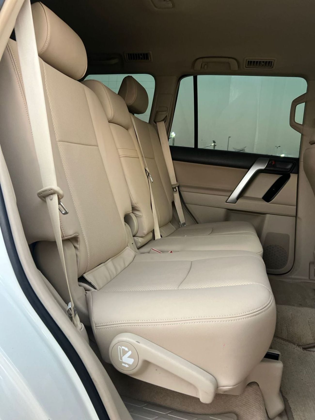تويوتا برادو TX-L 2019 4.0L V6 - AWD 4x4 - Electric Seat - Rear CAM & Sensors - Cool Box -
