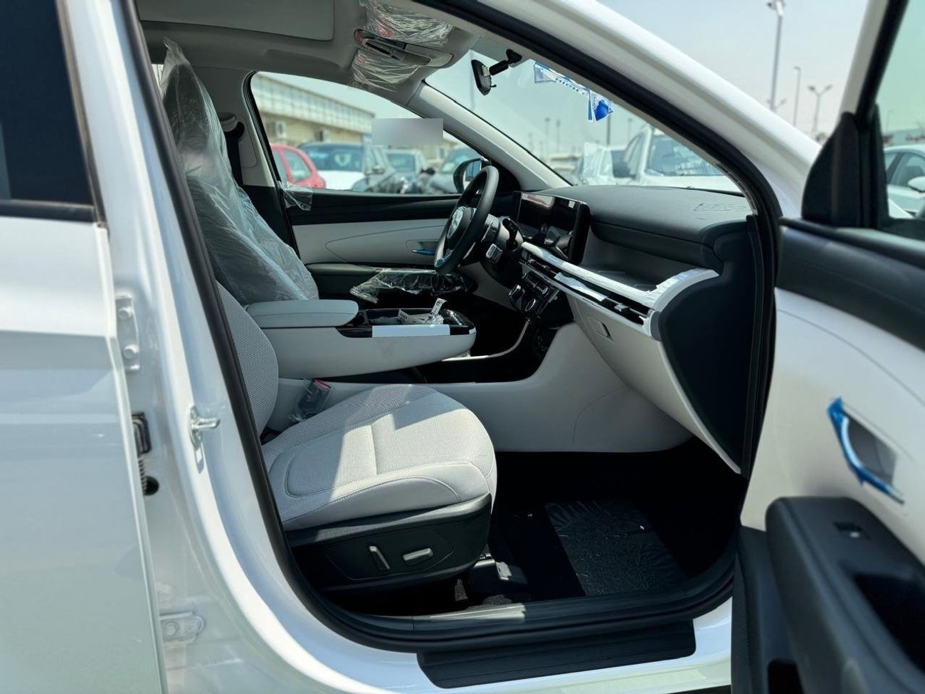هيونداي توسون HYUNDAI TUCSON 1.6T - 2025 MODEL - WHITE COLOR